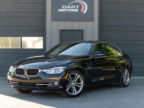 Used 2017 BMW 330i xDrive Sedan AWD/4WD image 3