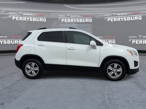 Used 2016 Chevrolet Trax LT w/ LT Convenience Package FWD image 9