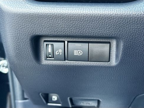Used 2025 Toyota RAV4 XLE AWD/4WD image 34