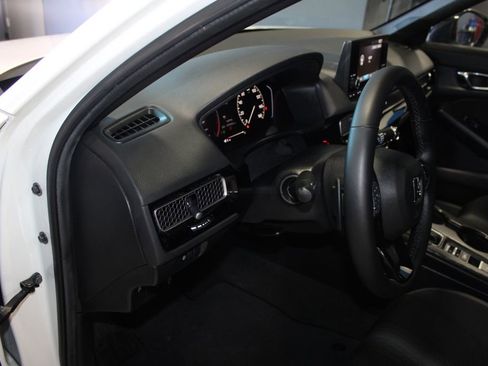 Used 2025 Honda Civic Sport image 13