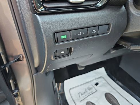 Used 2022 Nissan Sentra SR w/ SR Premium Package FWD image 14