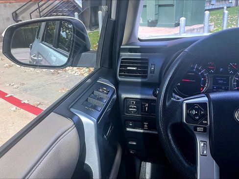 Used 2017 Toyota 4Runner SR5 RWD image 26
