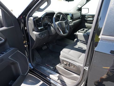 Used 2022 Chevrolet Silverado 1500 LT Trail Boss AWD/4WD image 13