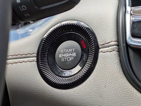 Used 2024 Jeep Compass Limited image 31