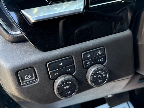 Used 2025 Chevrolet Silverado 2500 LT w/ Trail Boss Package AWD/4WD image 20