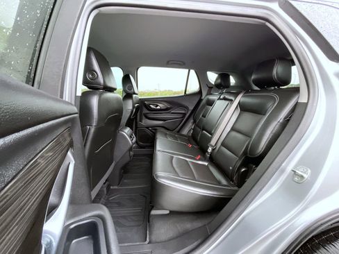 Used 2023 GMC Terrain SLT w/ Tech Package AWD/4WD image 19