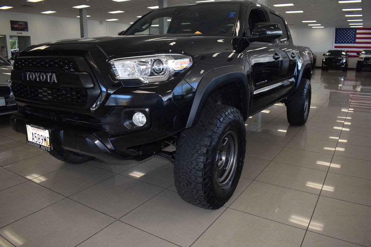 Used 2020 Toyota Tacoma TRD Off-Road AWD/4WD image 3