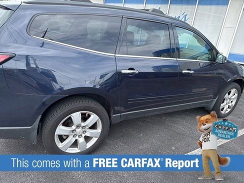 Used 2017 Chevrolet Traverse LT w/ Style and Technology Package image 2