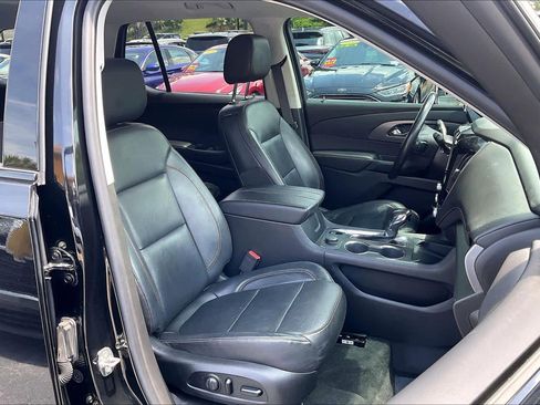 Used 2021 Chevrolet Traverse Premier w/ Redline Edition FWD image 8
