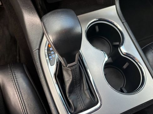 Used 2022 Jeep Grand Cherokee Laredo X image 21