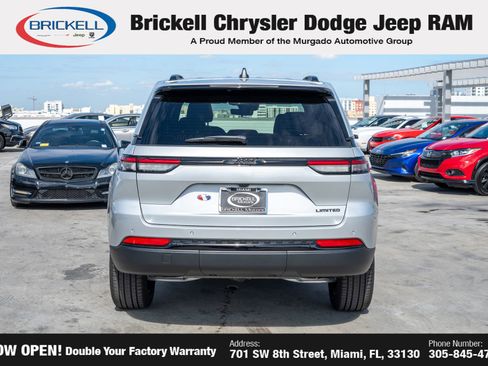 New 2025 Jeep Grand Cherokee Limited w/ Black Appearance Package image 6