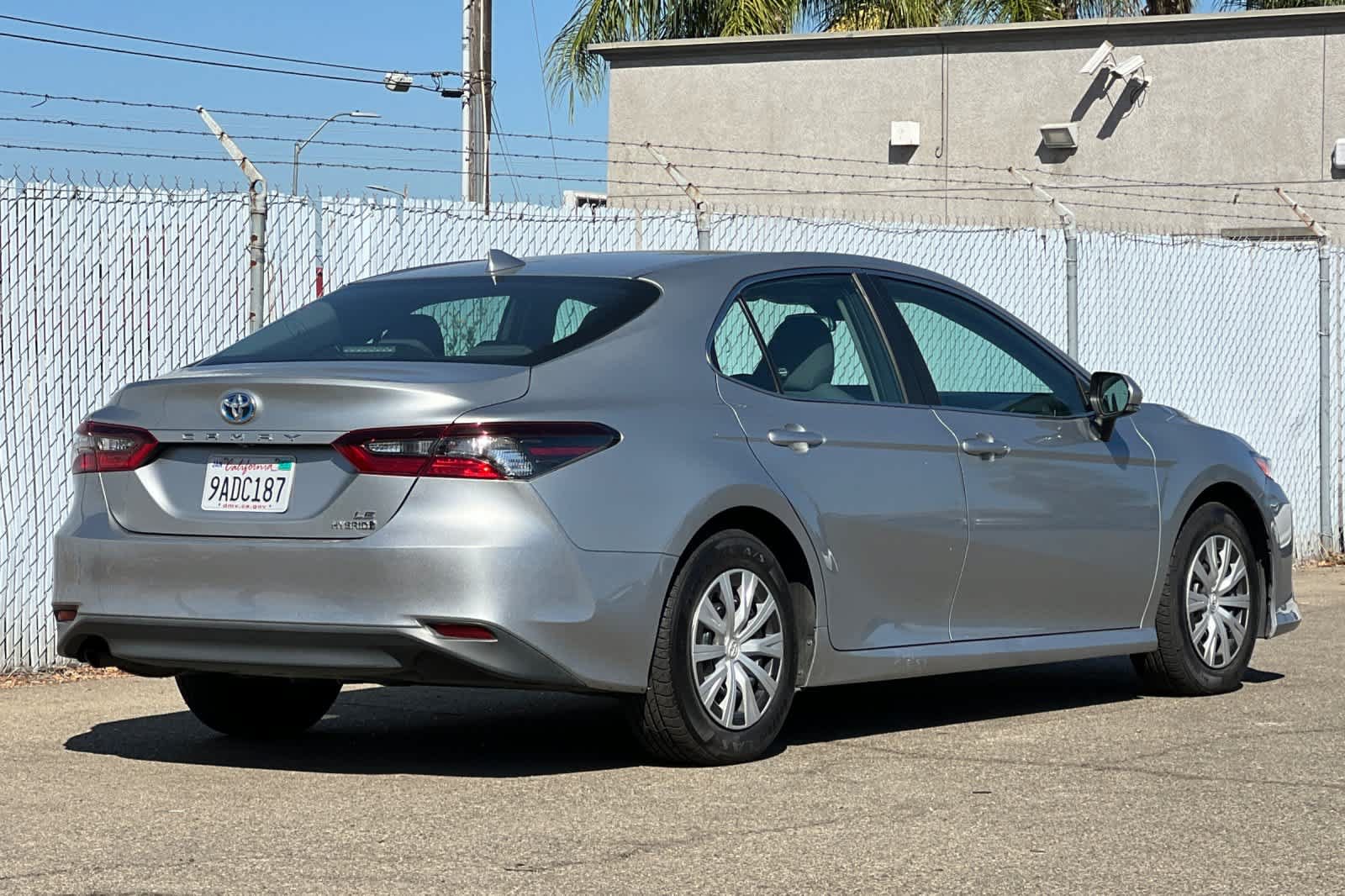 Certified 2022 Toyota Camry LE FWD image 3