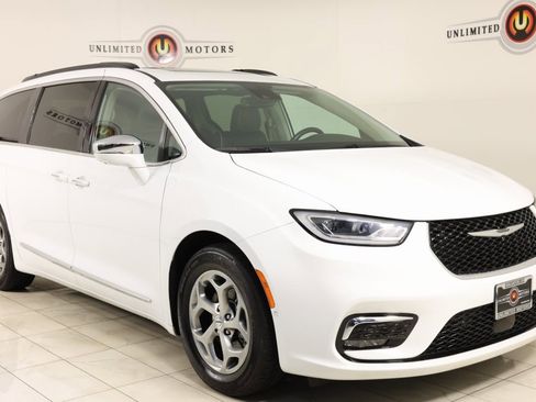 Used 2022 Chrysler Pacifica Limited image 39