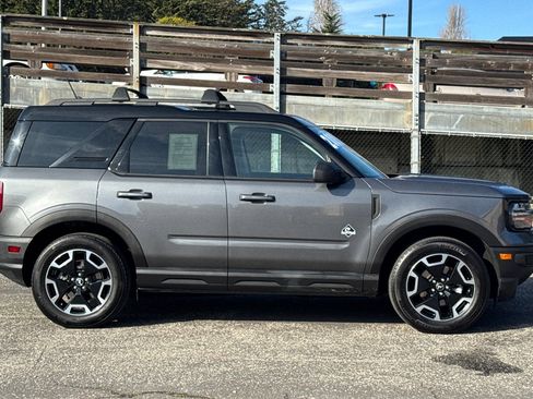 Used 2021 Ford Bronco Sport Outer Banks w/ Outer Banks Package image 3