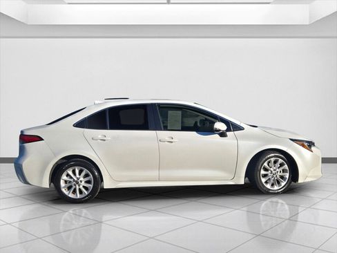 Used 2022 Toyota Corolla XLE image 4