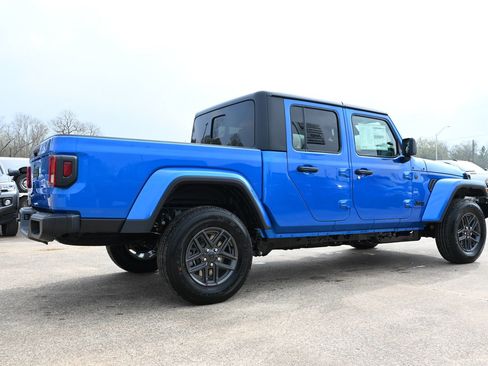 New 2026 Jeep Gladiator Sport image 3