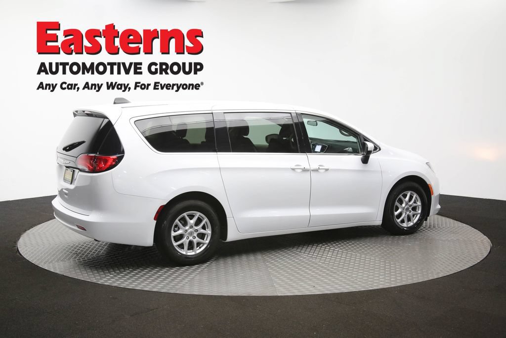 Used 2022 Chrysler Voyager LX FWD image 43