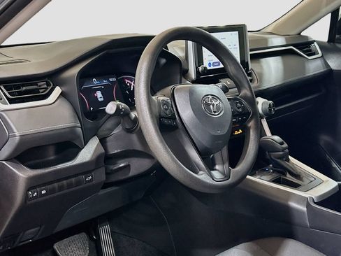 Used 2025 Toyota RAV4 XLE FWD image 7