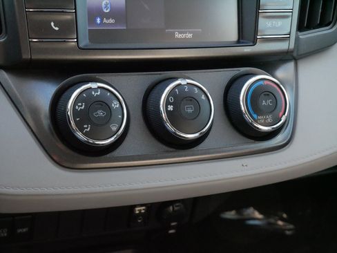 Used 2014 Toyota RAV4 LE image 23