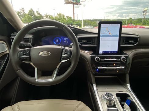 Used 2022 Ford Explorer Platinum w/ Equipment Group 601A AWD/4WD image 20