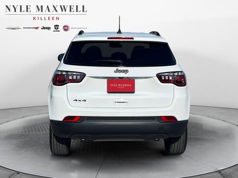 New 2026 Jeep Compass Latitude image 15