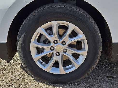 Used 2019 Chevrolet Equinox LS w/ LS Convenience Package image 10