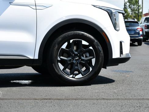 Used 2024 Kia Sorento S AWD/4WD image 9