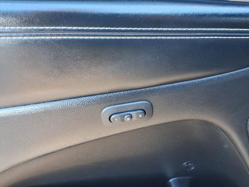 Used 2017 Jeep Grand Cherokee Limited image 18