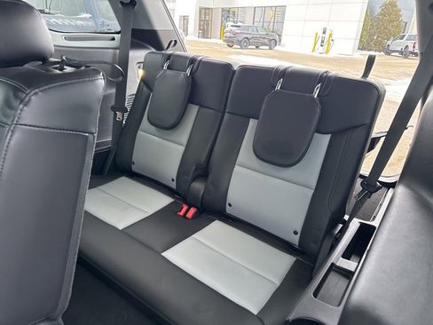 Used 2022 Ford Explorer XLT w/ Equipment Group 202A image 11