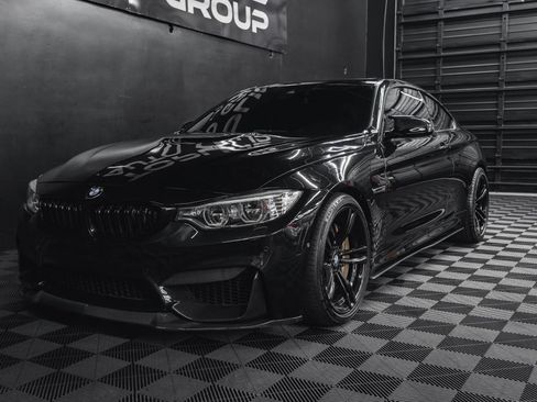 Used 2015 BMW M4 Coupe w/ Executive Package RWD image 32
