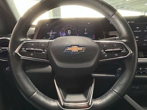 Used 2025 Chevrolet Equinox LT FWD image 27