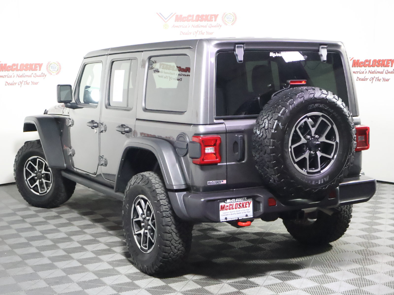 Used 2025 Jeep Wrangler Unlimited Rubicon AWD/4WD image 11