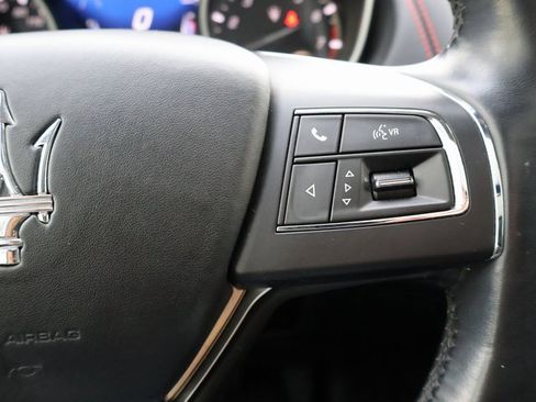 Used 2020 Maserati Levante GranLusso image 41