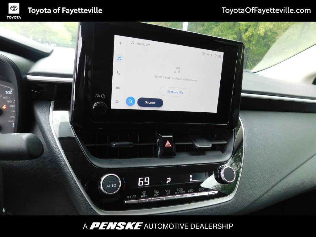 Used 2025 Toyota Corolla LE FWD image 9