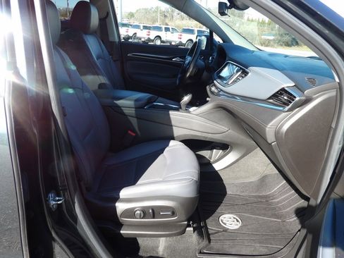 Used 2018 Buick Enclave Premium w/ Experience Buick Package image 9