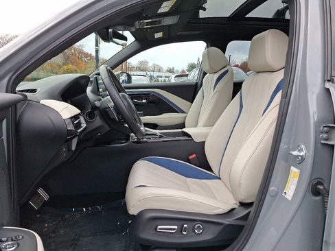 Certified 2025 Acura ADX A-Spec image 13