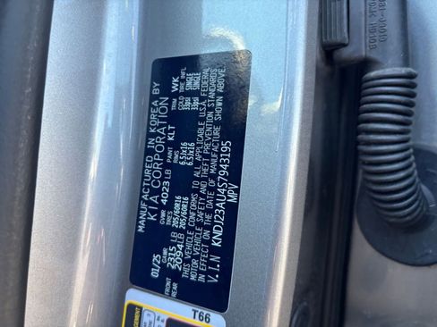 Used 2025 Kia Soul LX w/ LX Technology Package FWD image 27