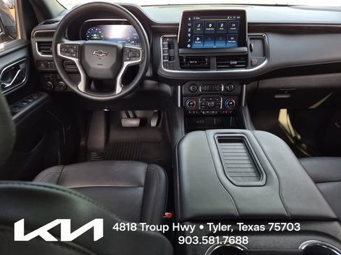 Used 2023 Chevrolet Suburban Z71 w/ Luxury Package AWD/4WD image 30