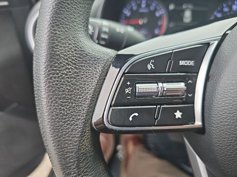 Used 2023 Kia Forte LXS image 11