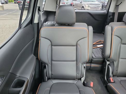 Used 2023 GMC Acadia AT4 w/ Technology Package AWD/4WD image 12