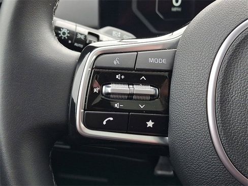 Certified 2025 Kia Sorento SX image 22