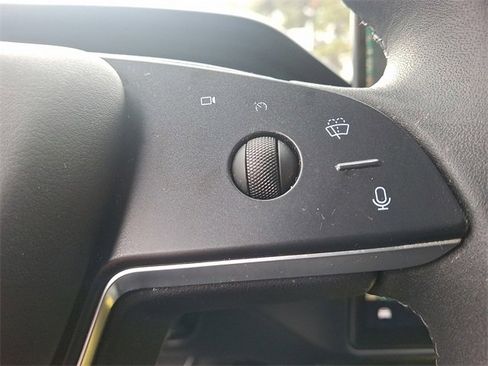 Used 2022 Tesla Model S Plaid image 22