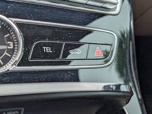 Used 2018 Mercedes-Benz E 300 4MATIC image 17