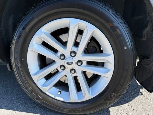 Used 2015 Ford Explorer XLT w/ Equipment Group 201A AWD/4WD image 10