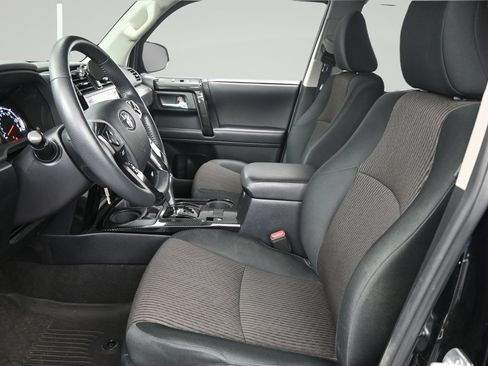 Used 2020 Toyota 4Runner TRD Off-Road AWD/4WD image 9