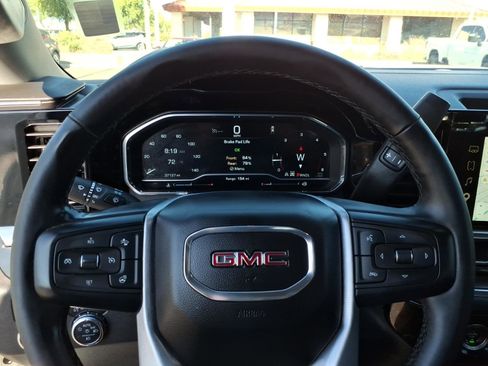 Used 2023 GMC Sierra 1500 SLT w/ X31 Off-Road Package AWD/4WD image 21