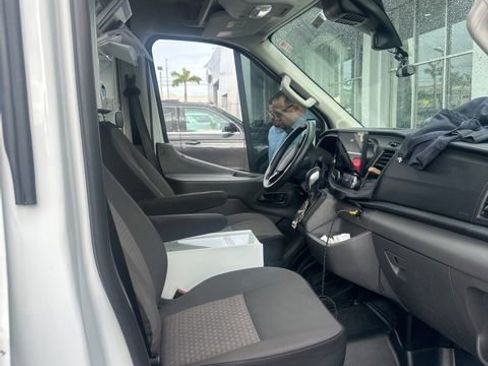 Used 2020 Ford Transit 250 Medium Roof image 4