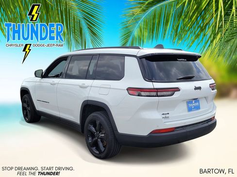 Certified 2024 Jeep Grand Cherokee L Altitude AWD/4WD image 3