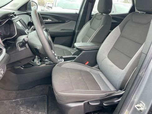 Used 2023 Chevrolet TrailBlazer LS FWD image 6