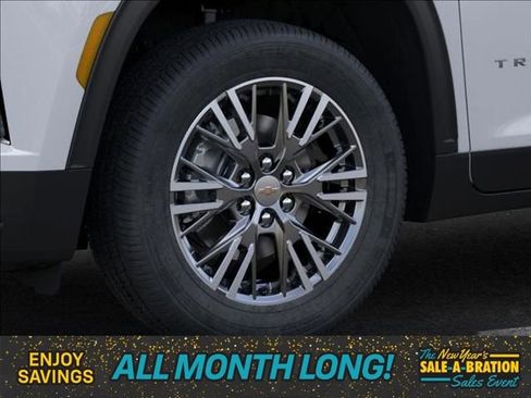 New 2025 Chevrolet Traverse LT w/ LPO, Floor Liner Package image 9